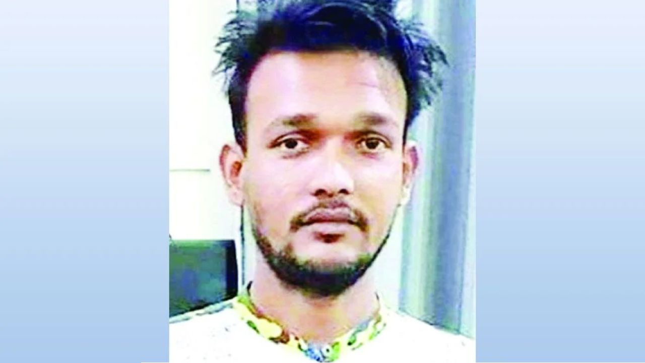চসিক নগরভবনে পুলিশের অভিযান