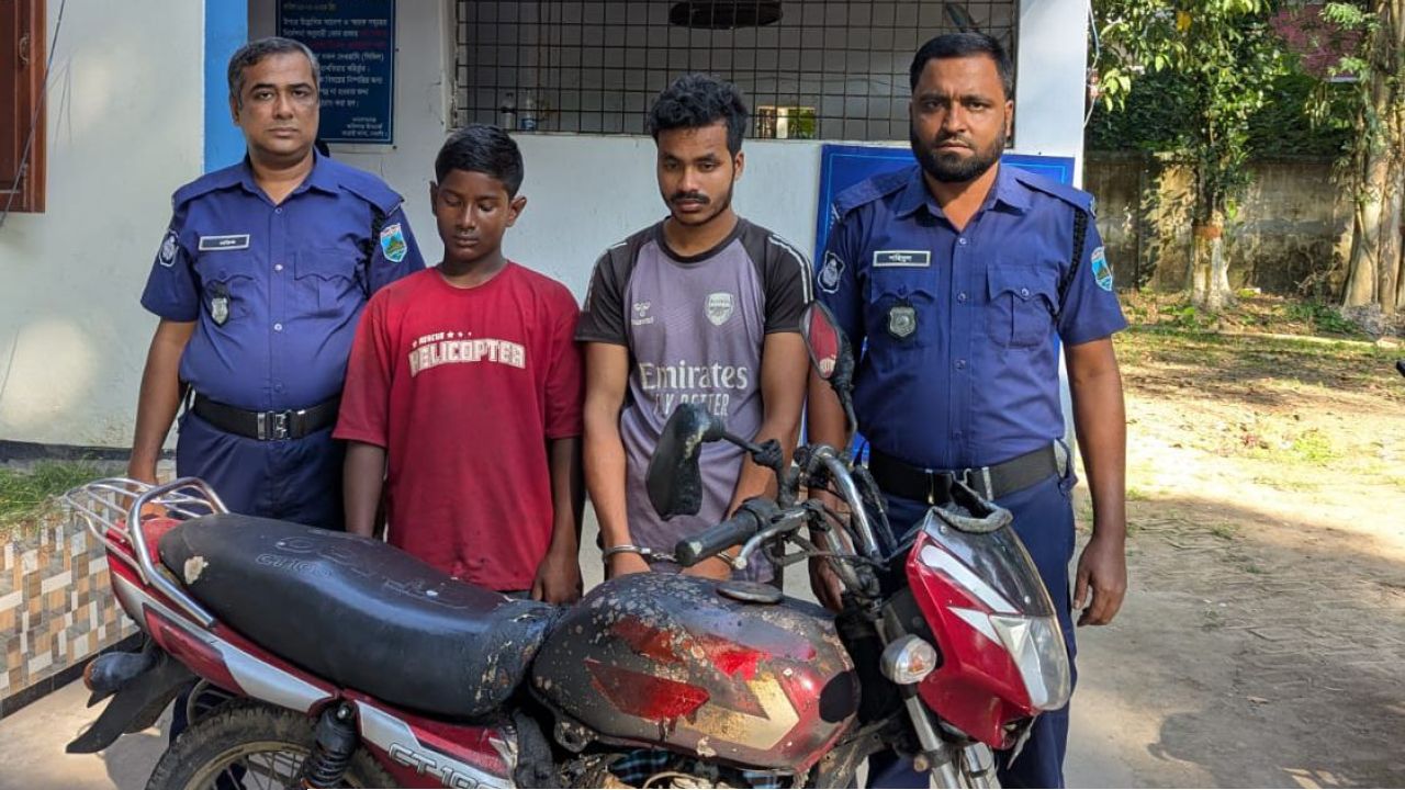 আত্রাইয়ে দুই মোটরসাইকেল চোর আটক