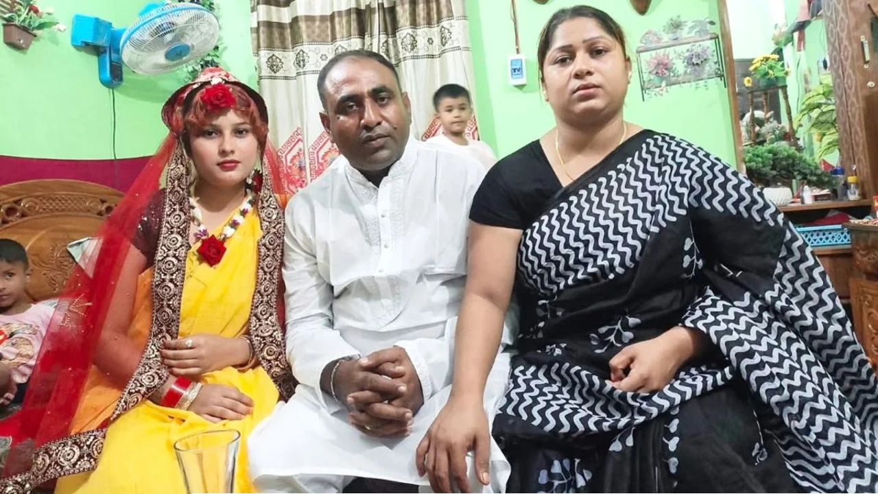 স্ত্রী থাকতে শ্যালিকাকে বিয়ে, টিকটকারের মুখে চুনকালি-জুতার মালা